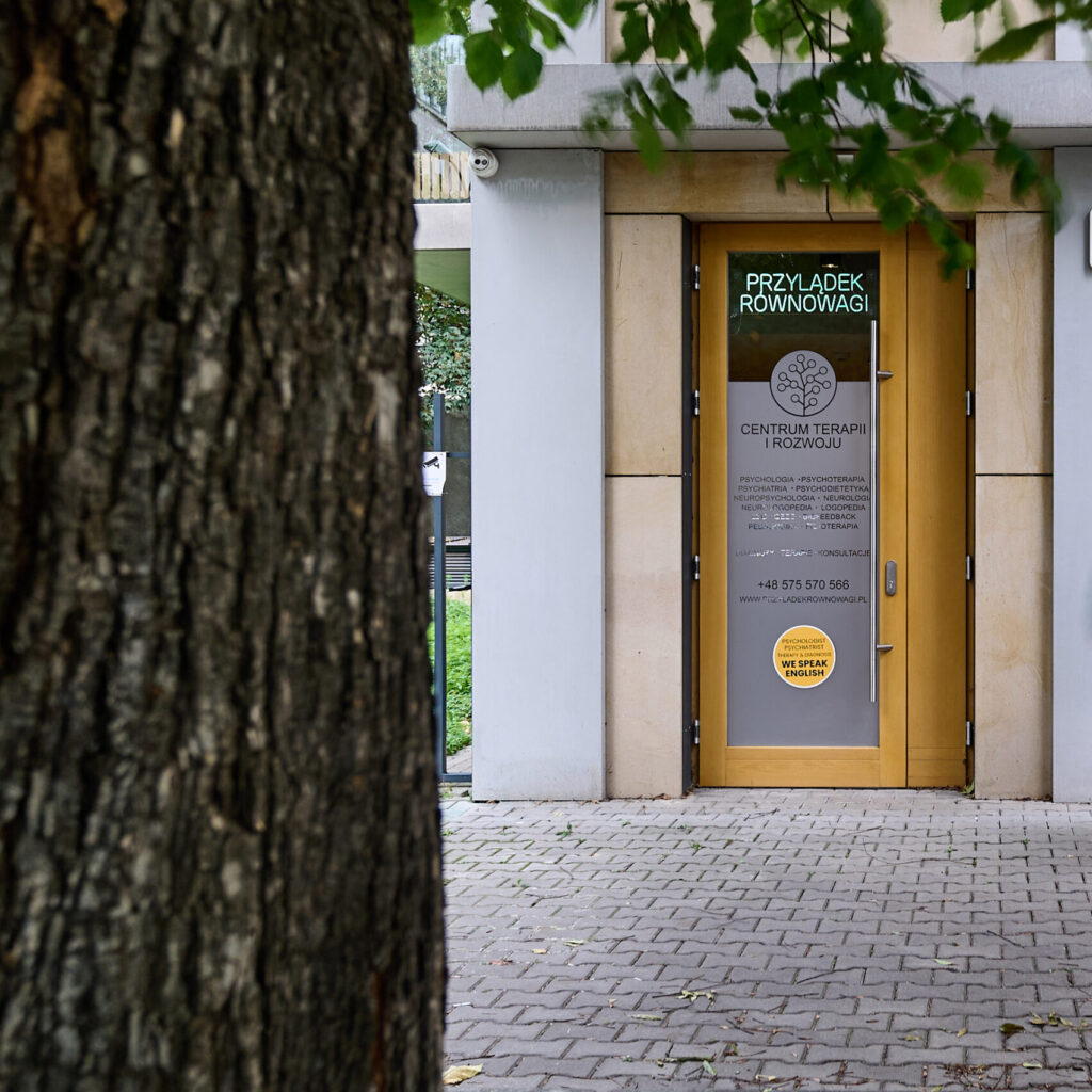 Przylądek Zdrowia - wejście do centrum terapii ii rozwoju - Kossaka 5A, Kraków